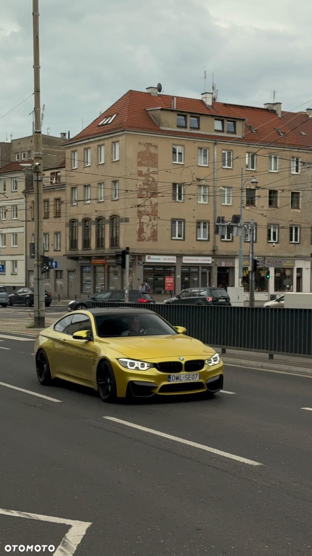 BMW M4 Coupe DKG - 16