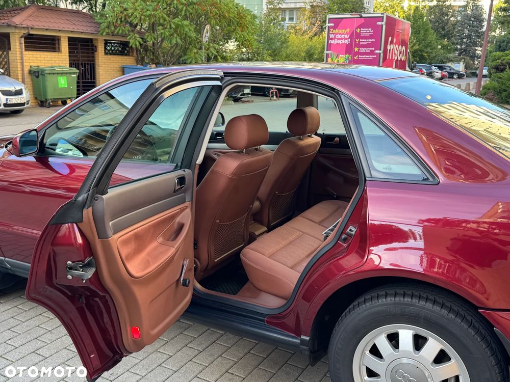 Audi A4 Limousine - 14