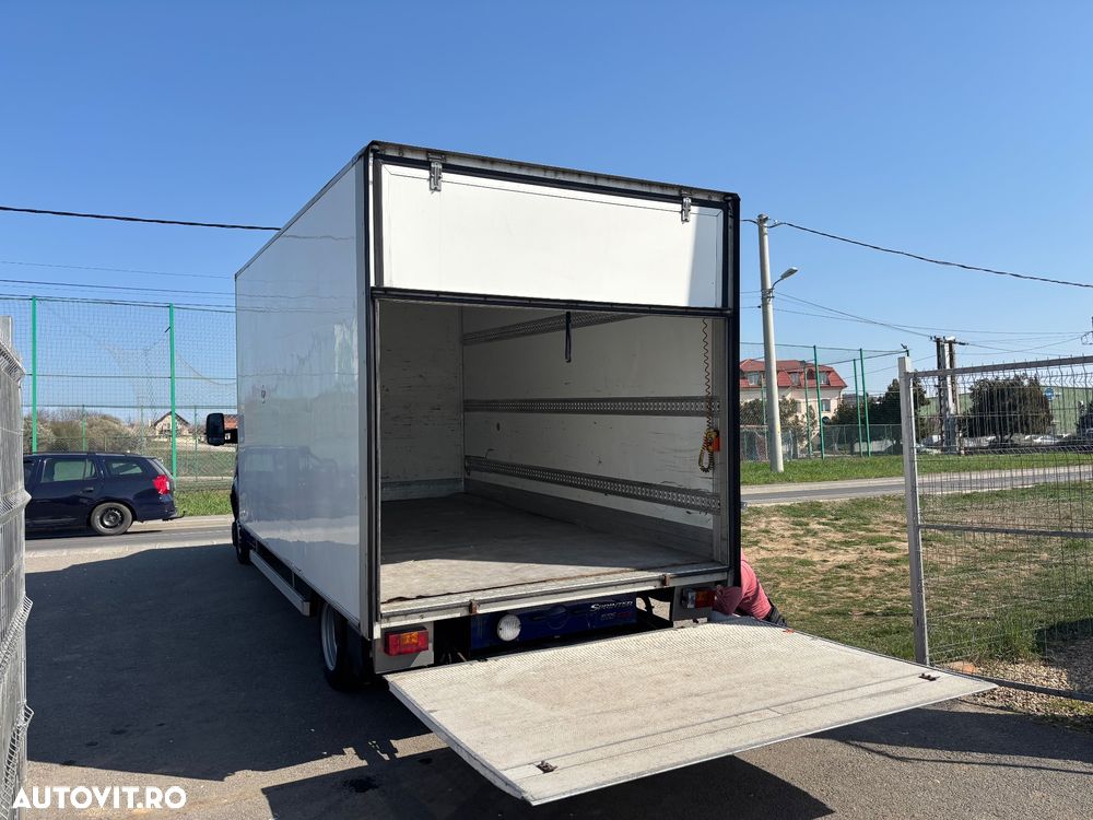 Mercedes-Benz Sprinter - 10