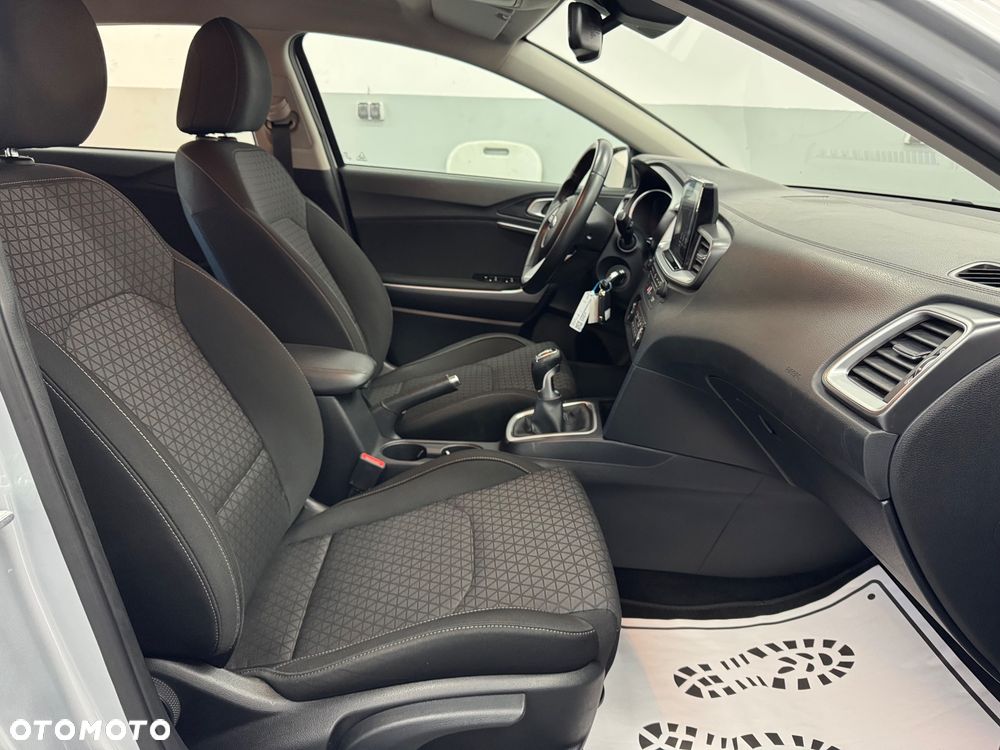 Kia Ceed 1.6 CRDi Edition 7 - 28