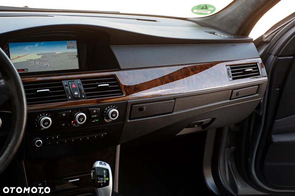 BMW Seria 5 525i xDrive Edition Exclusive - 32