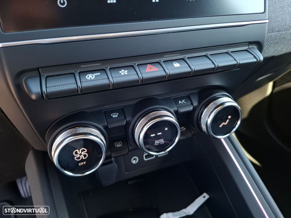 Renault Clio 1.0 TCe Techno Bi-Fuel - 19