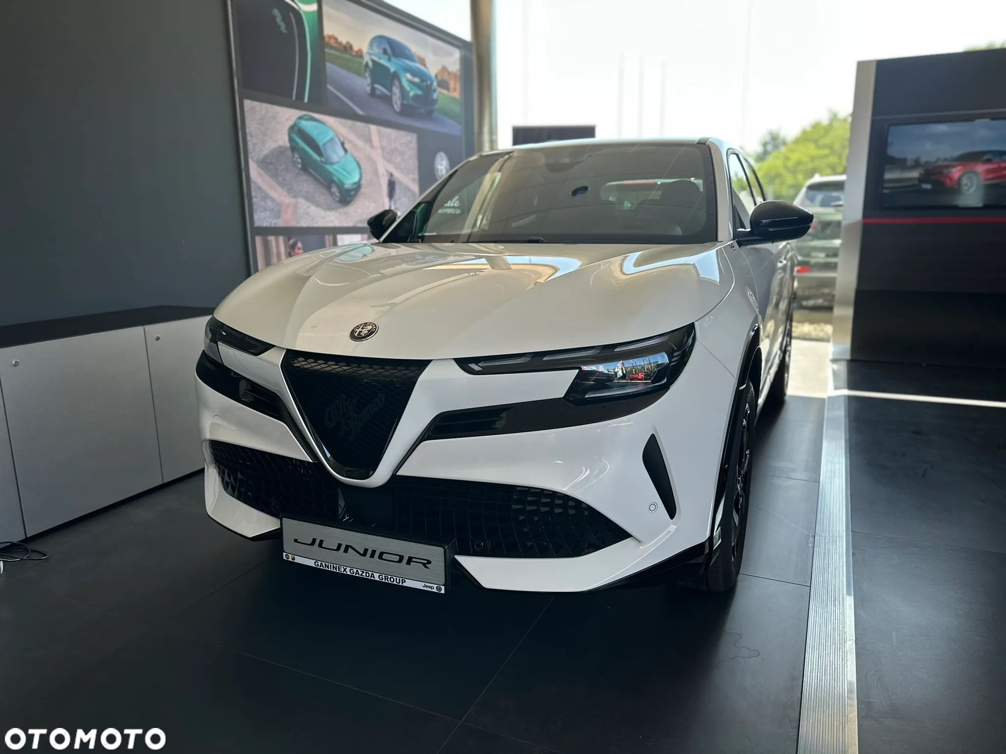 Alfa Romeo Junior 1.2 mHEV Ibrida Q4 eDCT - 1