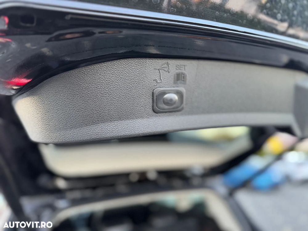 Ford Kuga 2.0 TDCi 4WD Powershift Individual - 11