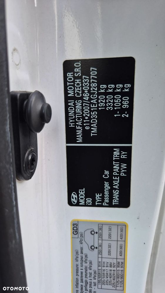 Hyundai i30 1.6 GDI Turbo Luxury - 30