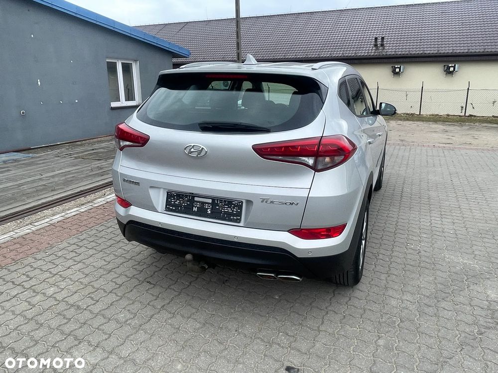 Hyundai Tucson 2.0 CRDI BlueDrive Comfort 2WD - 19