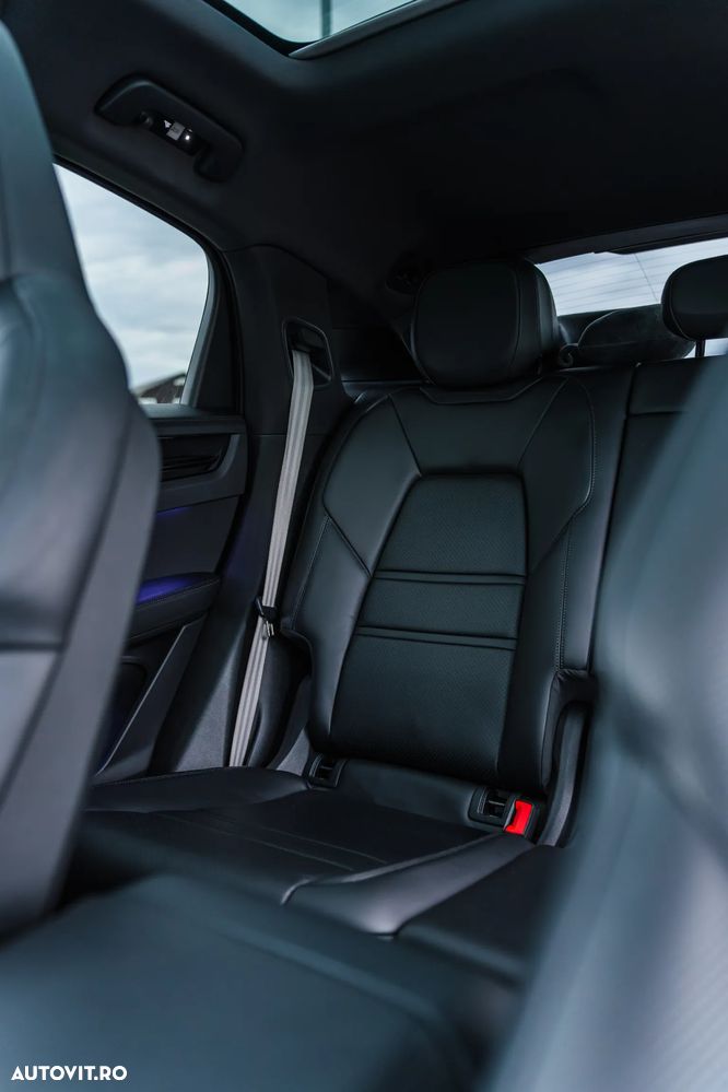 Porsche Cayenne Coupe S - 34
