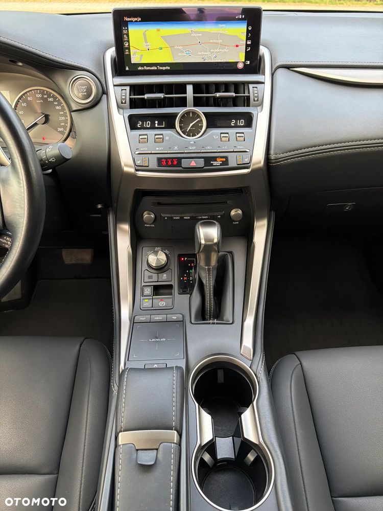 Lexus NX 300 F Impression AWD - 25