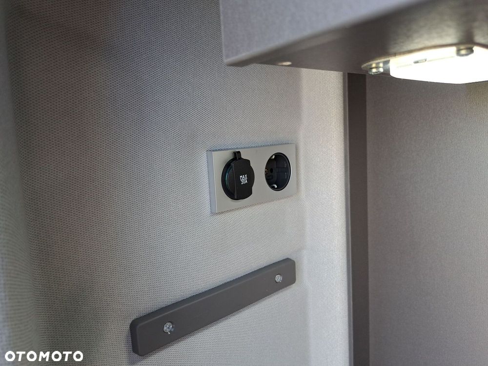 Volkswagen Grand California Grand California 600 DMC 3500kg silnik: 2,0 l TDI EURO VI-e SCR / 163KM/skrzynia biegów: Przedni napęd automatyczna 8-biegowa rozstaw osi: 3640 mm - 15