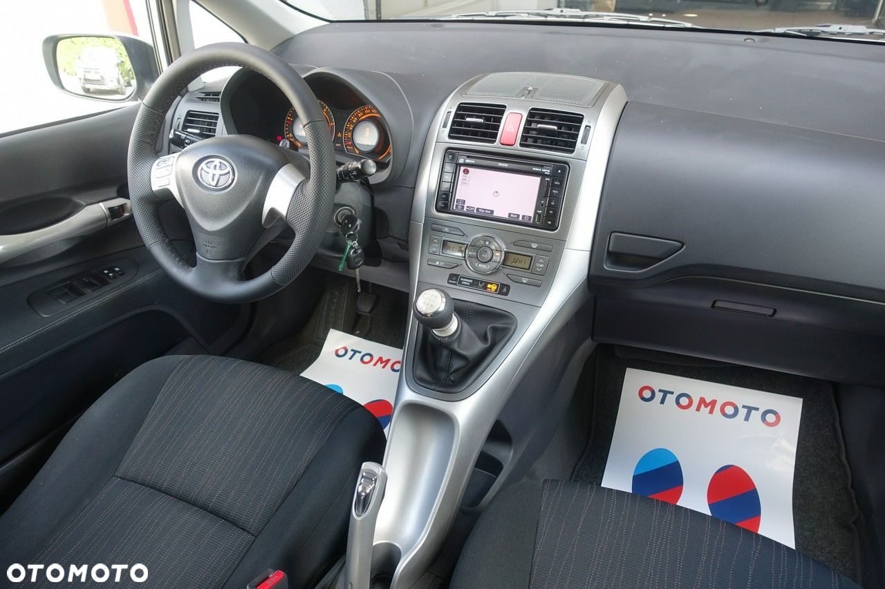 Toyota Auris 1.4 D-4D Premium - 10