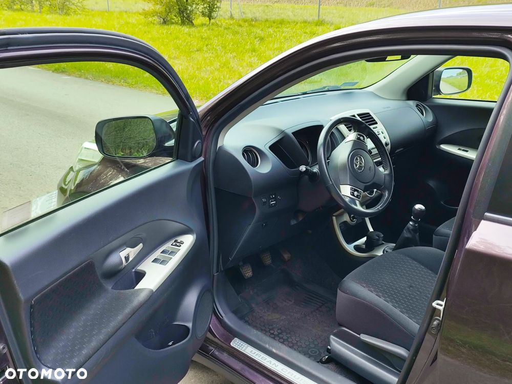 Toyota Urban Cruiser 1.33 Sol - 9