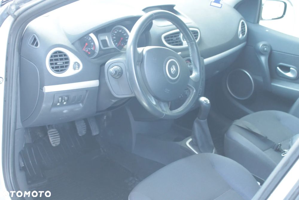 Renault Clio 1.2 16V All Inclusive - 8