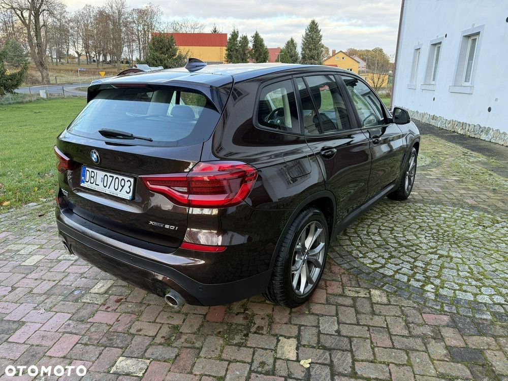 BMW X3 xDrive20i Advantage - 5