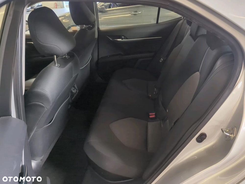 Toyota Camry - 9
