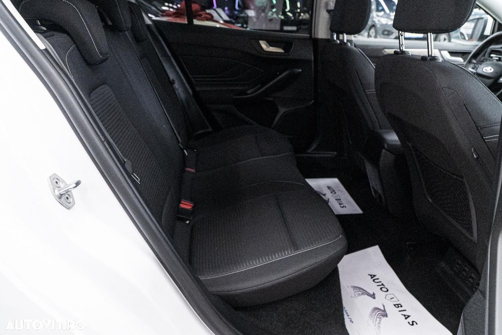 Ford Focus 1.0 EcoBoost MHEV Titanium - 9