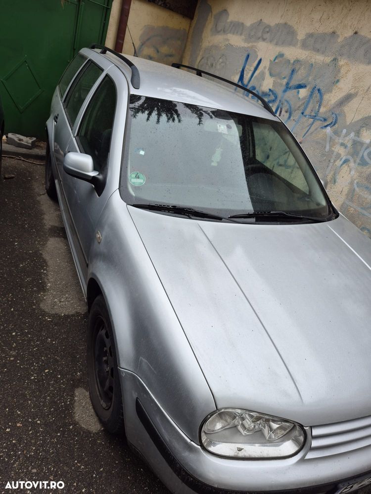 Volkswagen Golf - 2