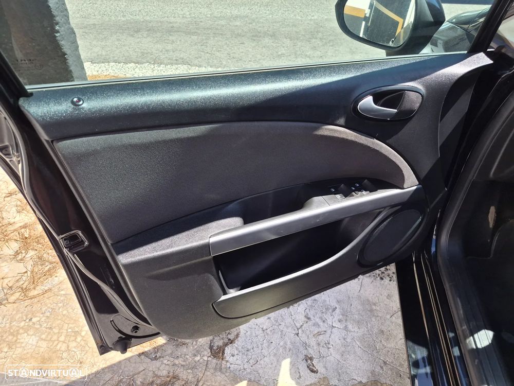 SEAT Leon 1.6 TDI DPF E-Ecomotive Style Copa - 12