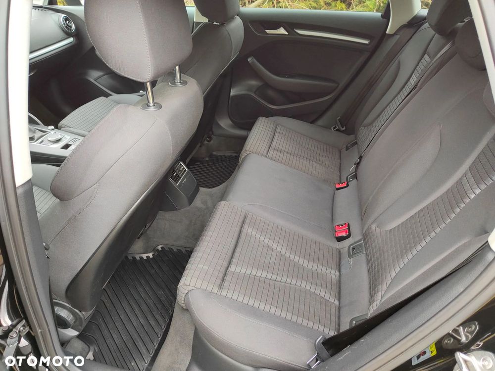 Audi A3 Sportback 2.0 TDI S line Sportpaket - 10