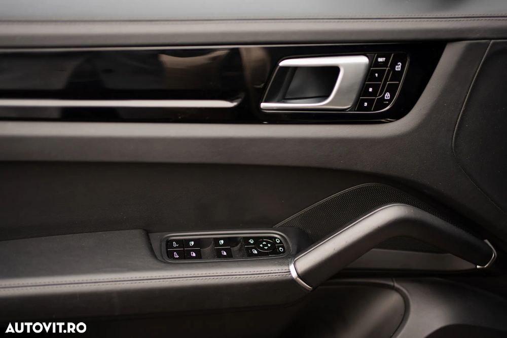 Porsche Cayenne S - 22