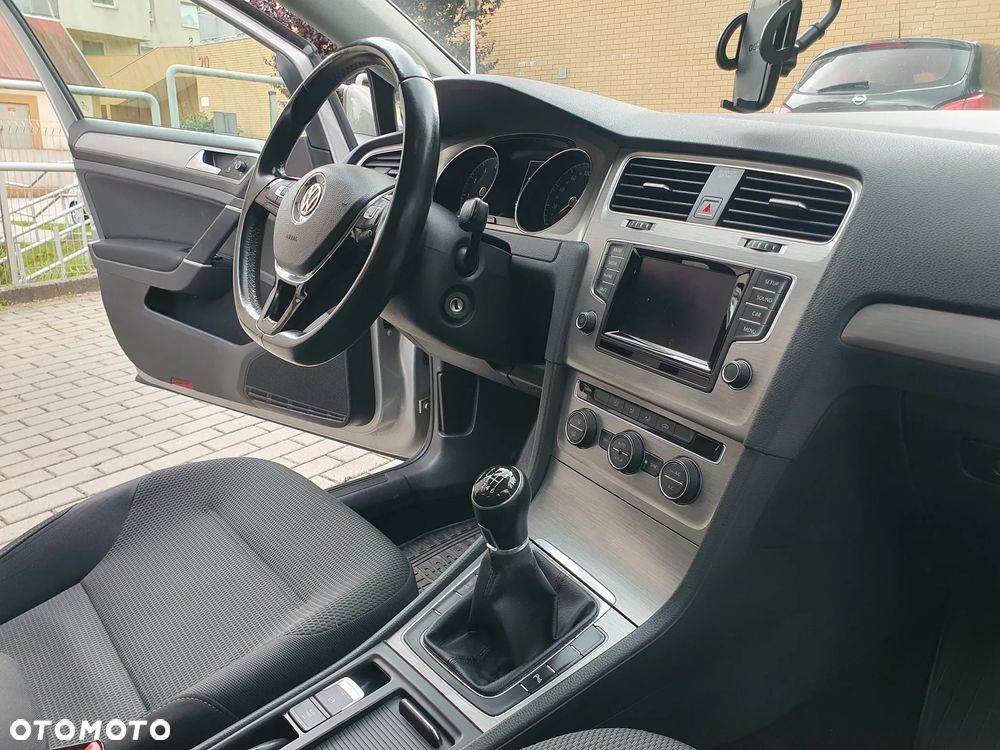 Volkswagen Golf 1.2 TSI BMT Comfortline - 22