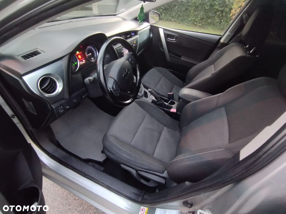 Toyota Auris 1.8 HSD Luna - 9