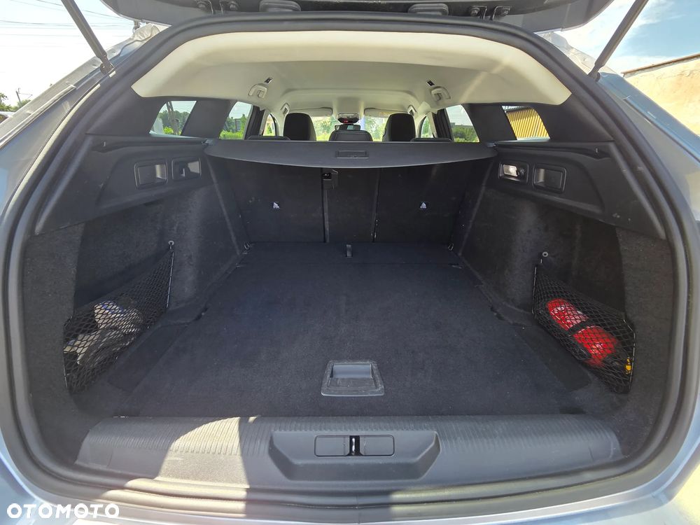 Peugeot 308 1.2 PureTech Allure S&S EAT8 - 11