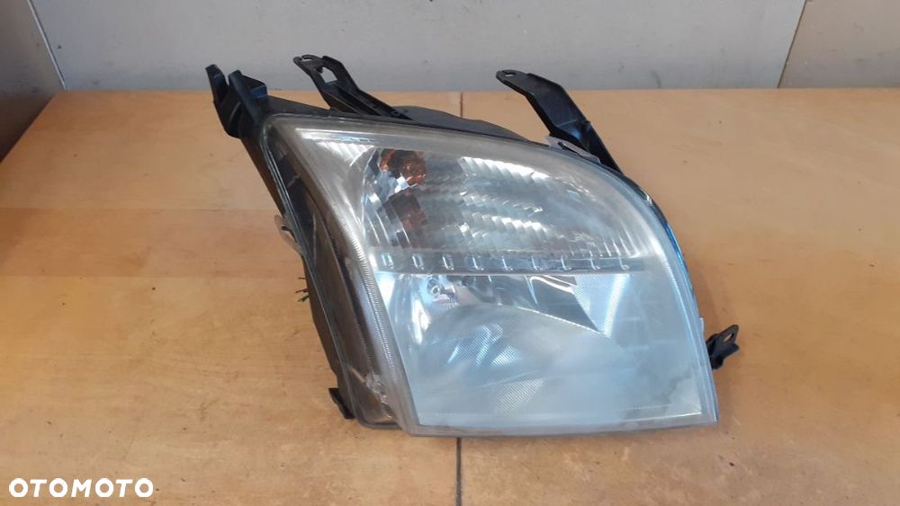 FORD FUSION LAMPA Przód przednia prawa