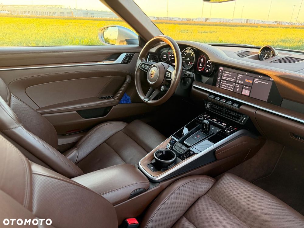 Porsche 911 Carrera 4S - 9