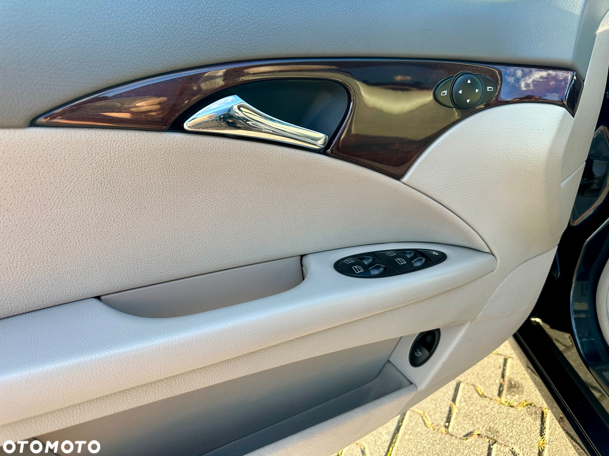 Mercedes-Benz Klasa E 200 CDI Classic - 34