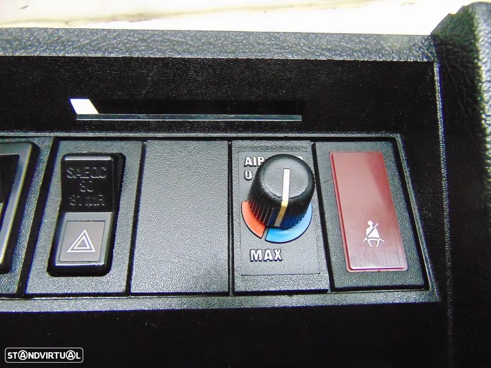 Volvo 244 consola frontal/Chapeleira - 4