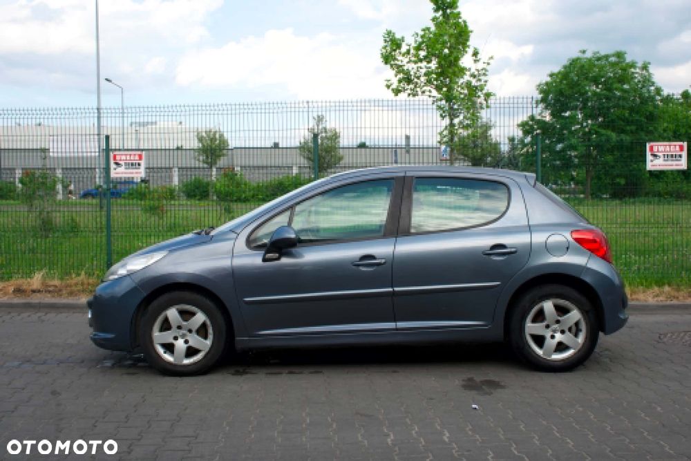 Peugeot 207 1.4 - 5