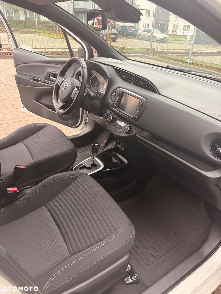 Toyota Yaris 1.5 Selection CVT - 11