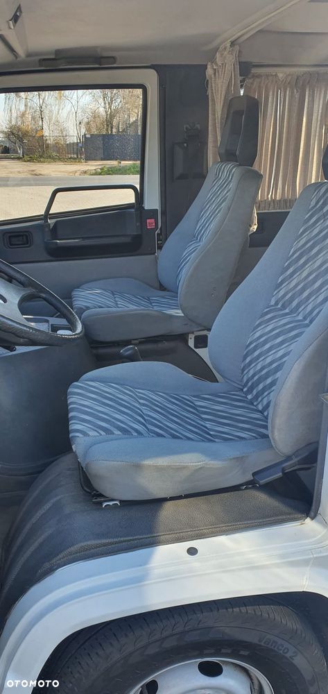 Mercedes-Benz MB100 - 12