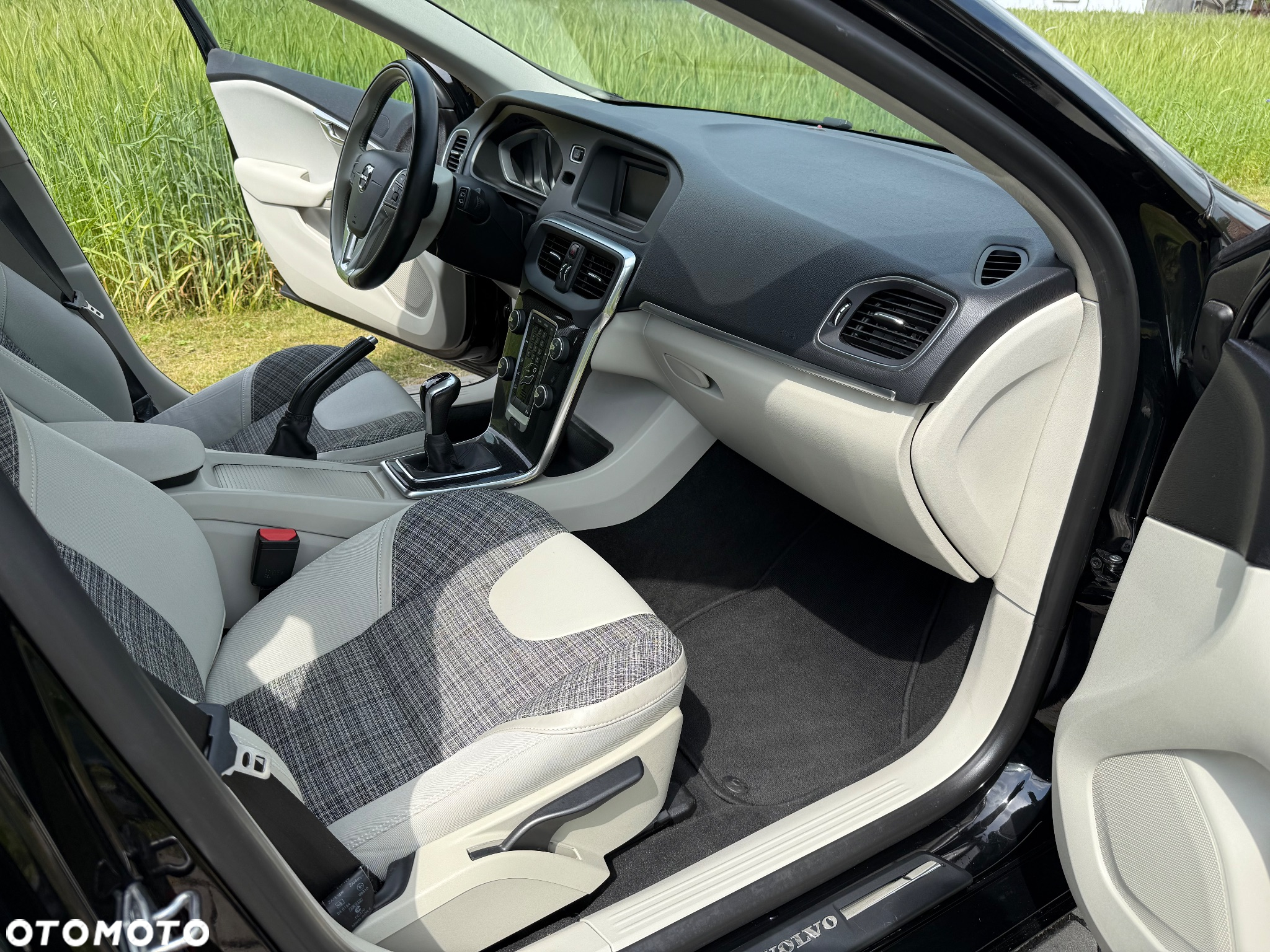 Volvo V40 D2 Momentum - 16