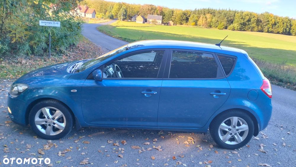 Kia Ceed - 28