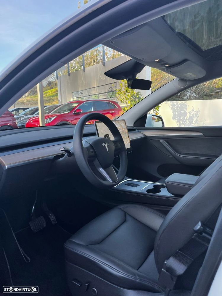 Tesla Model Y Standard - 4