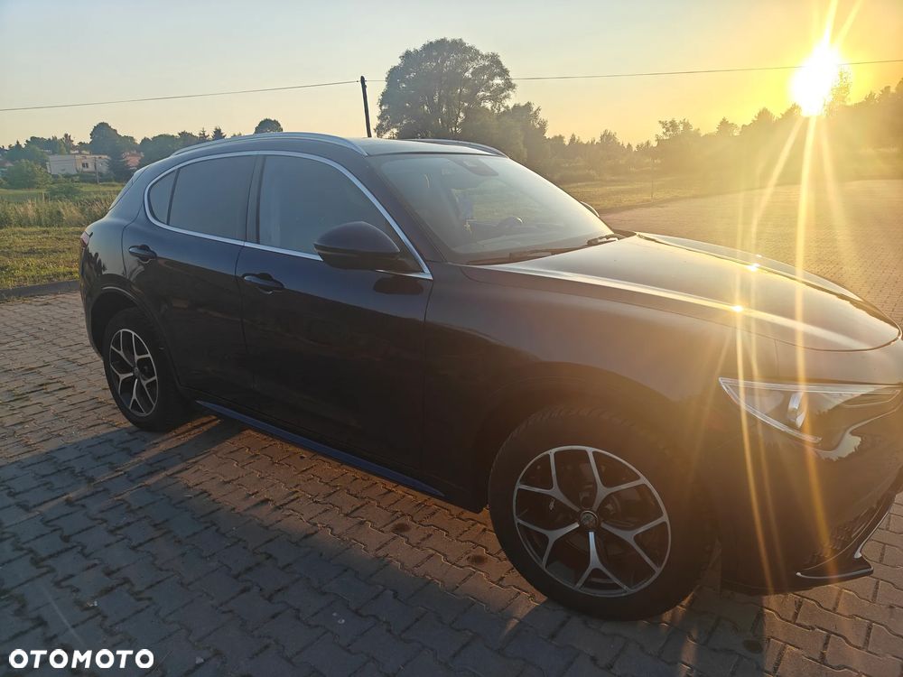 Alfa Romeo Stelvio 2.0 Turbo 16V AT8-Q4 Ti - 12