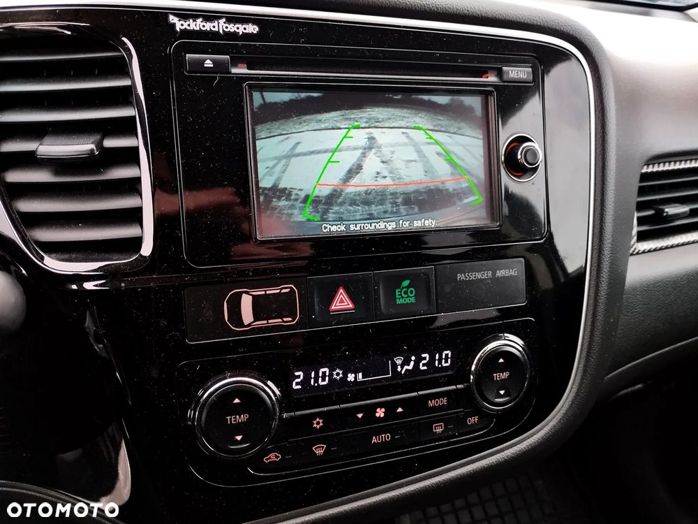 Mitsubishi Outlander 2.0 Intense + 4WD CVT - 9