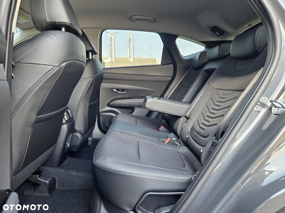 Hyundai Tucson 1.6 T-GDi HEV Executive 2WD - 12