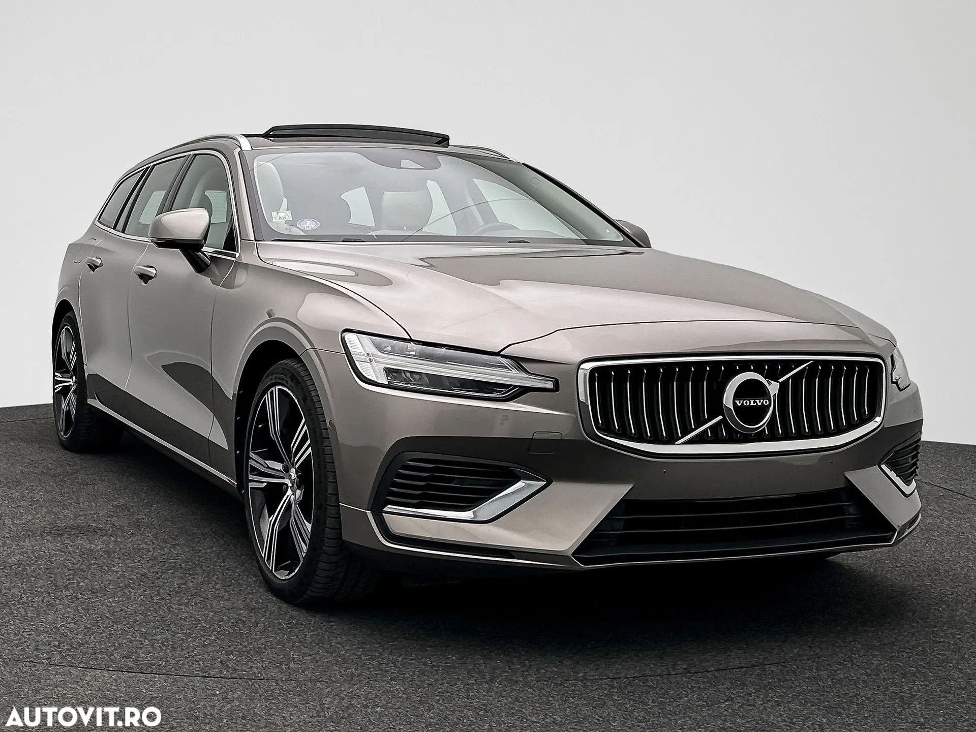 Volvo V60 T8 AWD Recharge Geartronic Inscription - 1