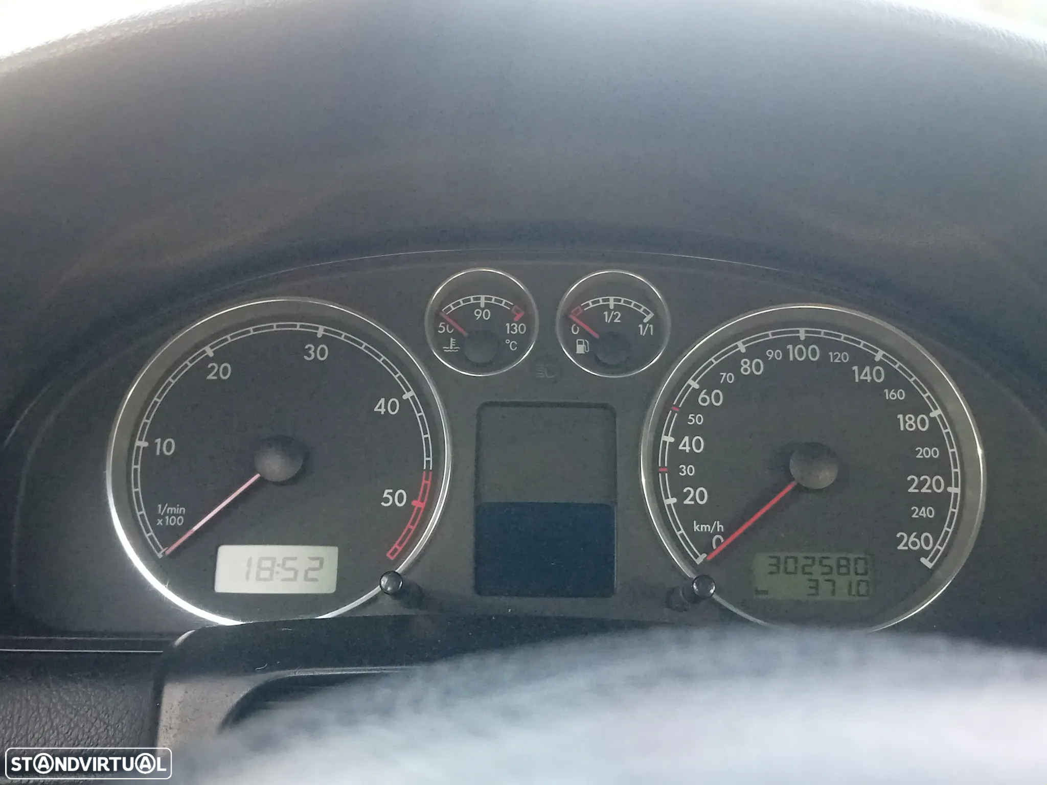 VW Passat 1.9 TDi Highline - 4