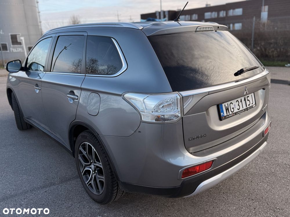 Mitsubishi Outlander 2.2 DID Intense + 4WD - 4