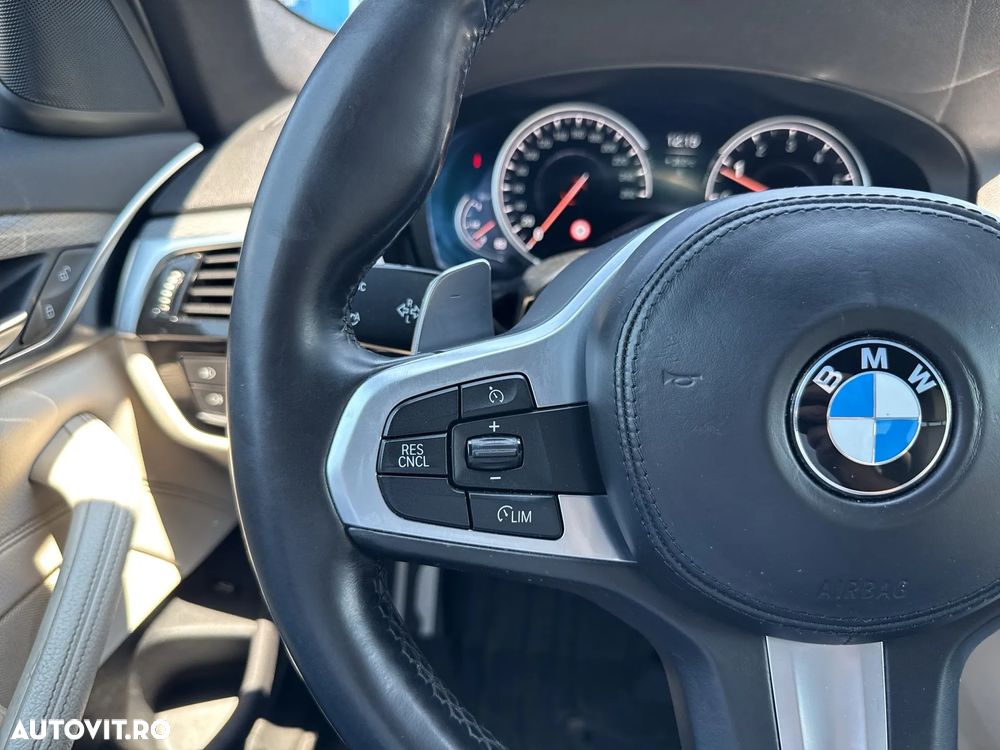 BMW Seria 5 540i xDrive AT - 16