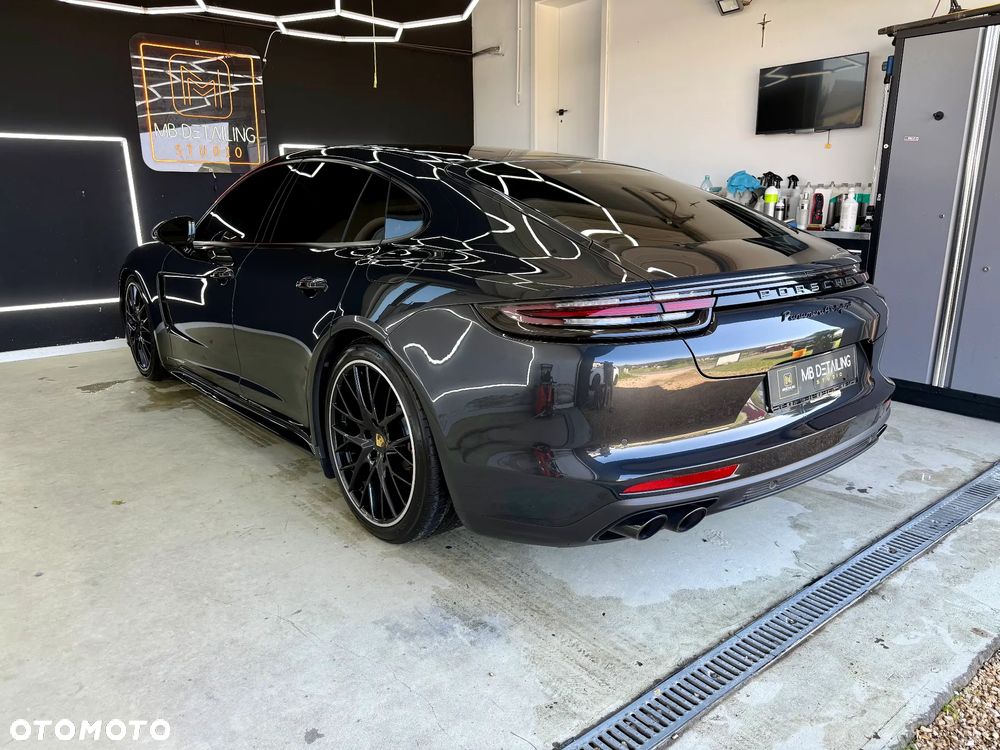 Porsche Panamera - 31