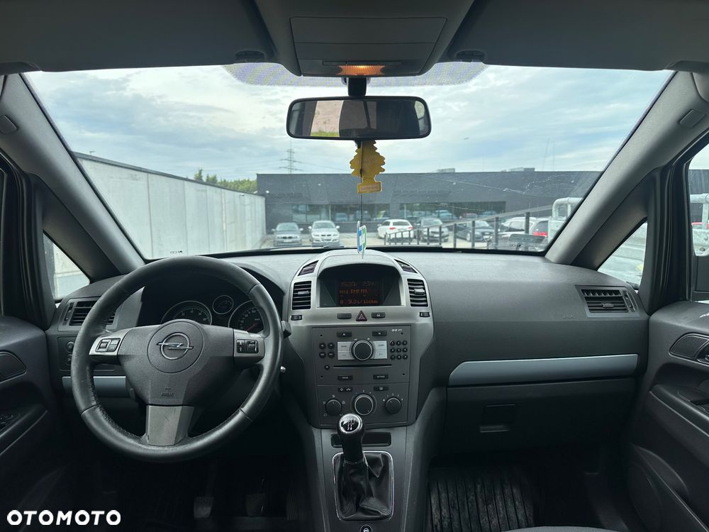 Opel Zafira 1.8 Enjoy - 10