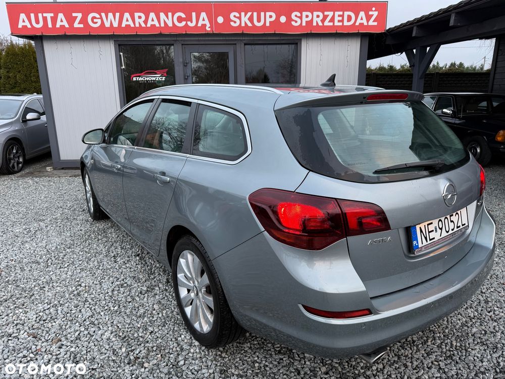 Opel Astra 2.0 CDTI DPF Design Edition - 12
