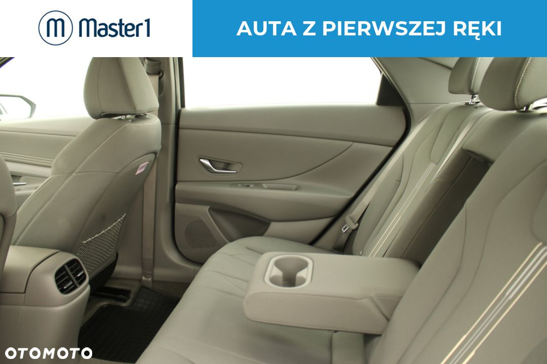 Hyundai Elantra 1.6 Executive - 8
