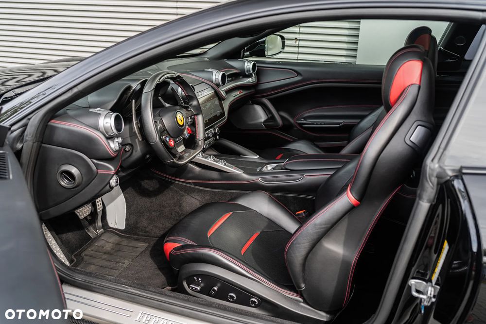 Ferrari GTC4Lusso - 21