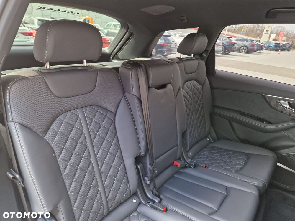 Audi Q7 - 12