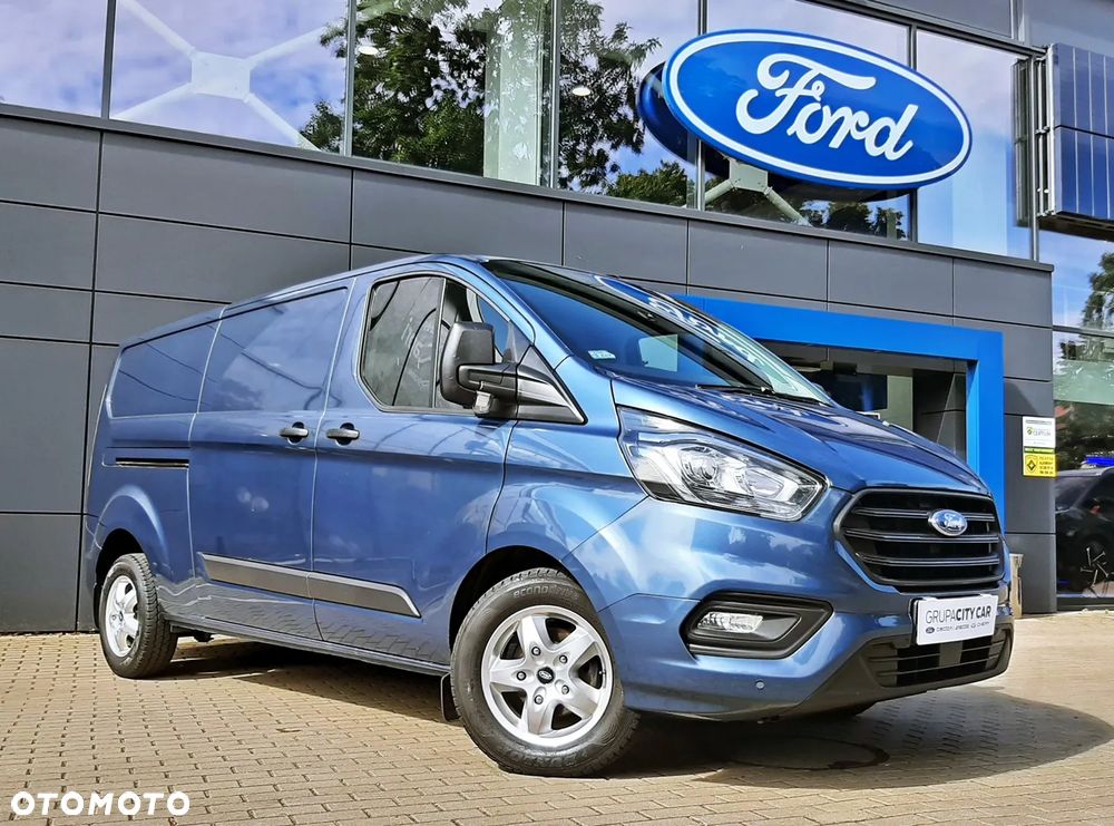 Ford CUSTOM - 1